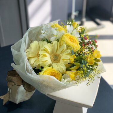 花束お任せ3,300円(店頭受取のみ)